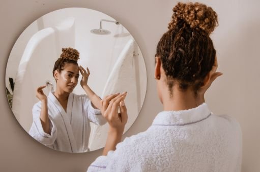 Morning vs Night Skincare Routine